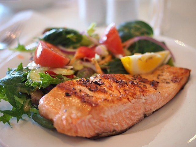 ensalada salmón maridaje frizzante
